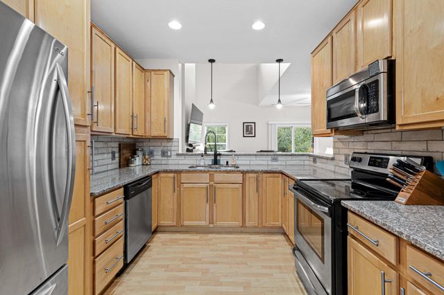 206 Alberta Lane, Little Canada, MN 55117