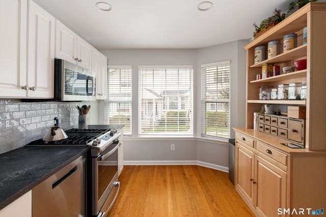 180 Turn Of River Road 11A, Stamford, CT 06905