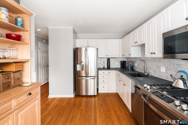180 Turn Of River Road 11A, Stamford, CT 06905