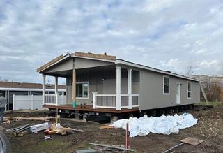 333 Mountain View Drive 36, Talent, OR 97540