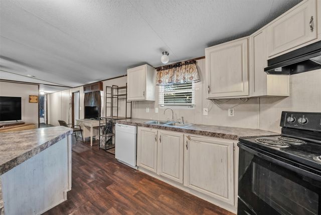 1909 Coral Road, Pelican Bay, TX 76020