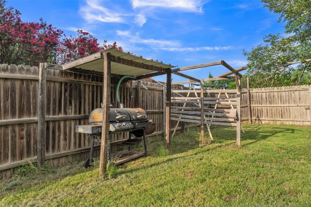 1909 Coral Road, Pelican Bay, TX 76020