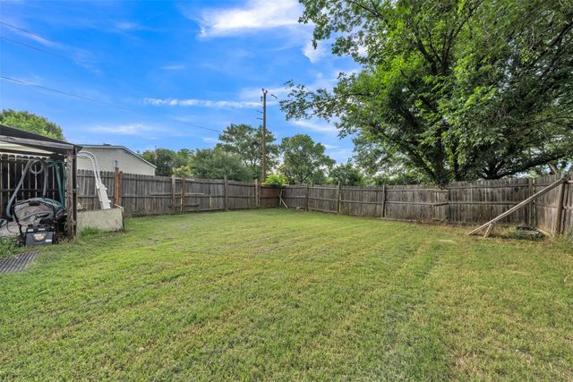 1909 Coral Road, Pelican Bay, TX 76020