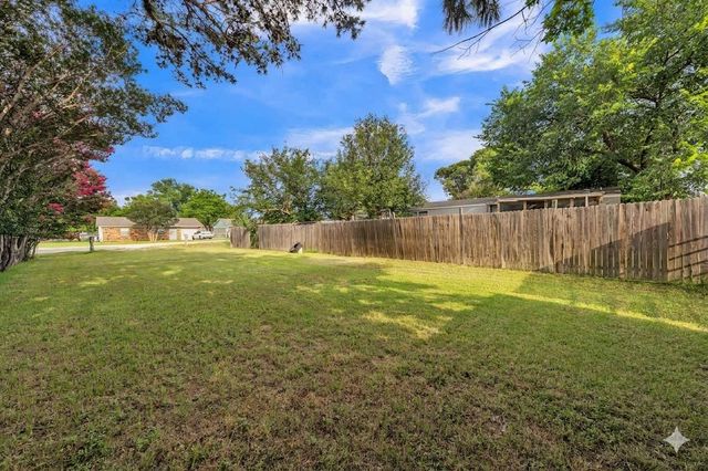 1909 Coral Road, Pelican Bay, TX 76020