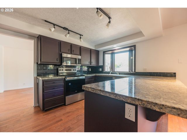 3759 KEELER Ave, Eugene, OR 97401