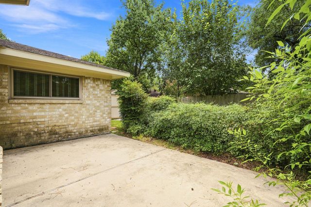 9607 Dornoch Drive, Spring, TX 77379