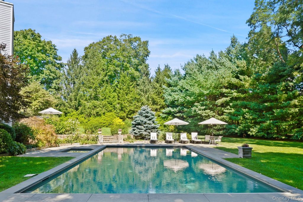 6 Round House Court, Bedford, NY 10506 — exterior