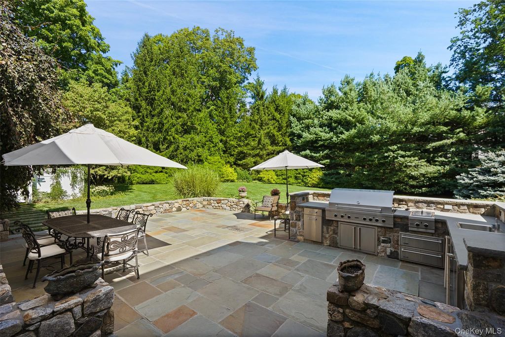 6 Round House Court, Bedford, NY 10506 — photo 3