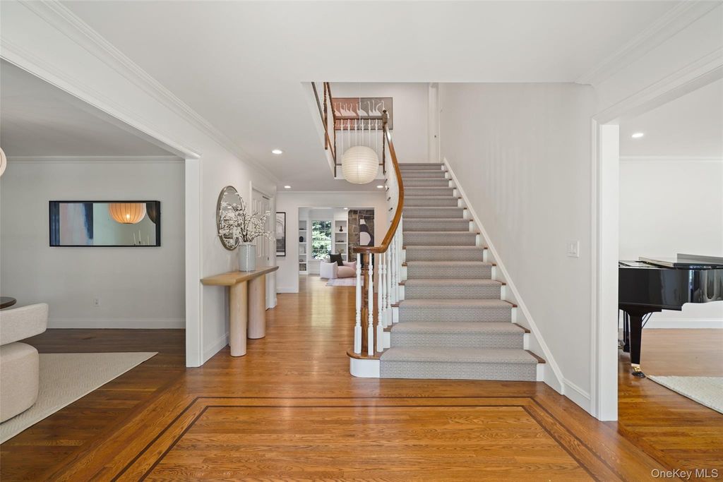 6 Round House Court, Bedford, NY 10506 — photo 4