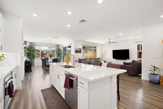 925 Rumba Ct, Roseville, CA 95747