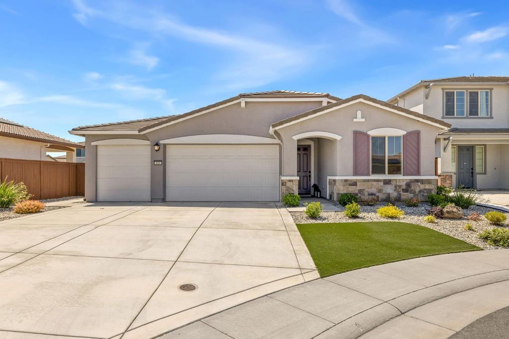 925 Rumba Ct, Roseville, CA 95747