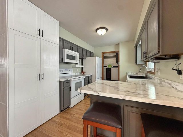 1419 Dayton Drive, Janesville, WI 53546