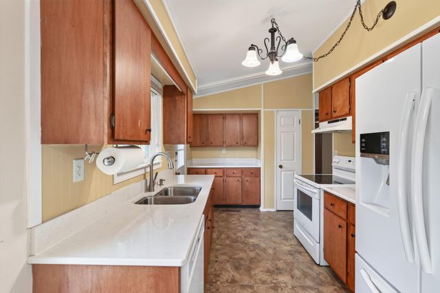 25851 Skyline Circle, Elko New Market, MN 55020