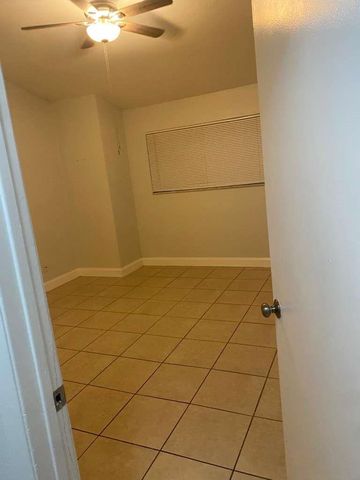 3441 NW 44th St 203, Oakland Park, FL 33309