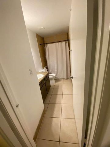 3441 NW 44th St 203, Oakland Park, FL 33309