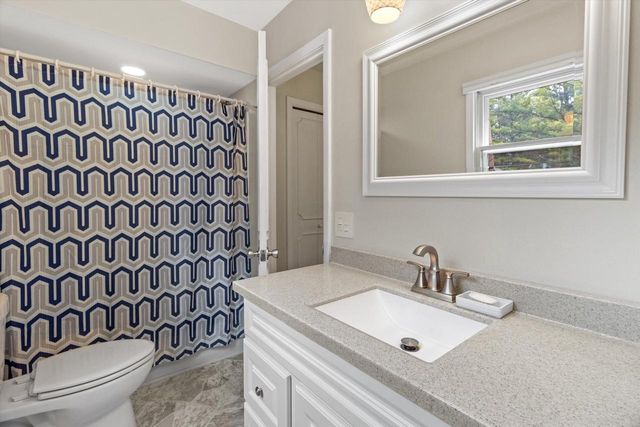 5581 Maple ROAD, West Bend, WI 53095