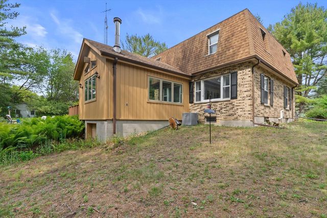 5581 Maple ROAD, West Bend, WI 53095
