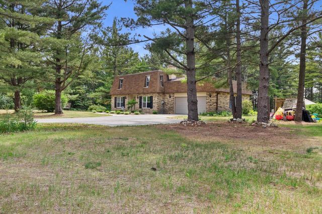 5581 Maple ROAD, West Bend, WI 53095