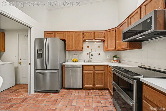 7140 Green Farm Road, West Bloomfield Charter Township, MI 48322