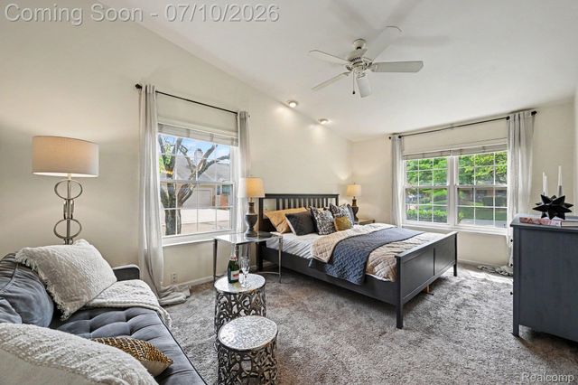 7140 Green Farm Road, West Bloomfield Charter Township, MI 48322