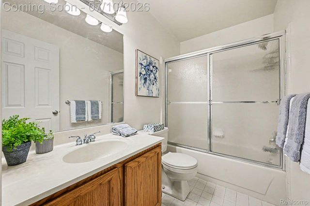 7140 Green Farm Road, West Bloomfield Charter Township, MI 48322