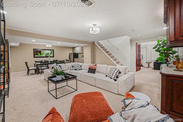 7140 Green Farm Road, West Bloomfield Charter Township, MI 48322