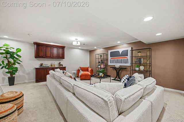 7140 Green Farm Road, West Bloomfield Charter Township, MI 48322