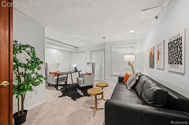 7140 Green Farm Road, West Bloomfield Charter Township, MI 48322