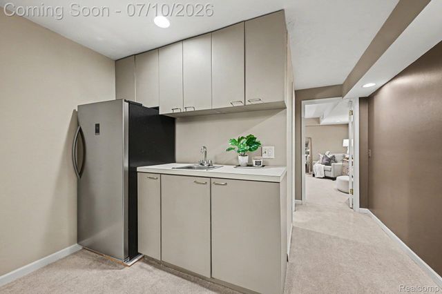 7140 Green Farm Road, West Bloomfield Charter Township, MI 48322