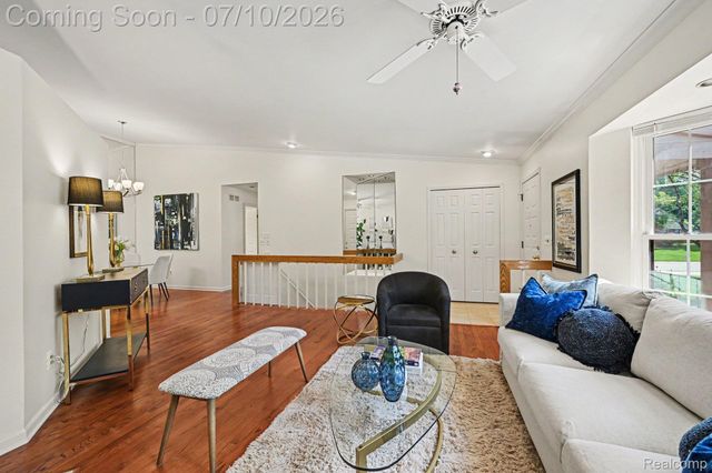 7140 Green Farm Road, West Bloomfield Charter Township, MI 48322