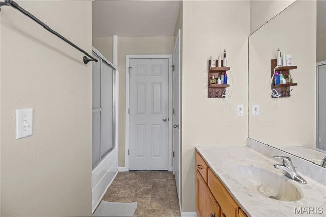 1564 Saint Charles Drive, Hillsboro, MO 63050