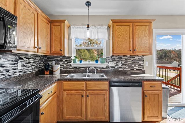 1564 Saint Charles Drive, Hillsboro, MO 63050