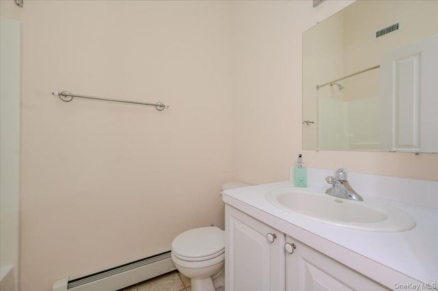 31 Carter Road, Hampton Bays, NY 11946