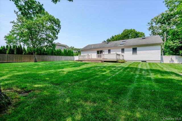 31 Carter Road, Hampton Bays, NY 11946