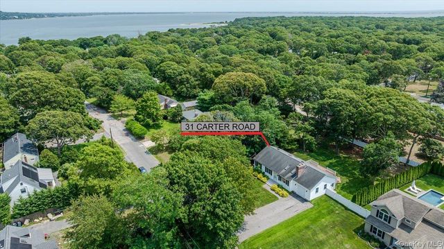 31 Carter Road, Hampton Bays, NY 11946