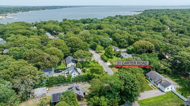 31 Carter Road, Hampton Bays, NY 11946