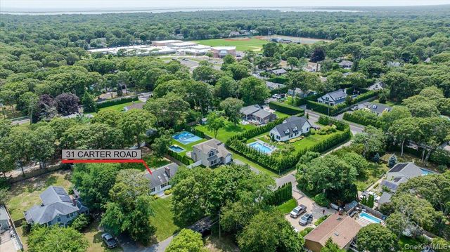 31 Carter Road, Hampton Bays, NY 11946