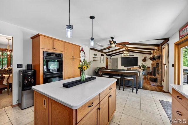 800 Matson Hill Road, Defiance, MO 63341
