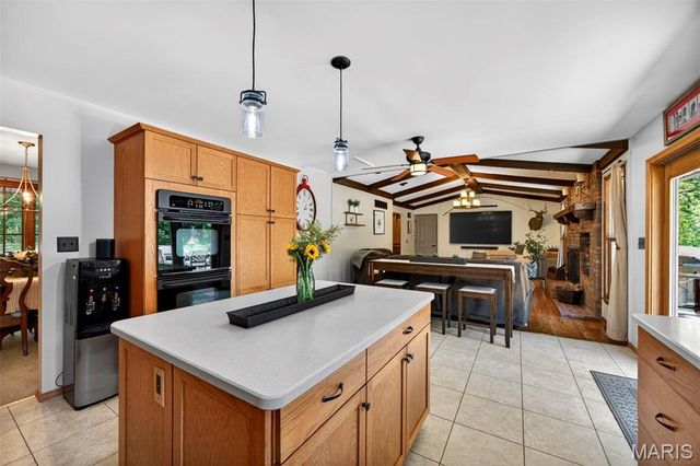 800 Matson Hill Road, Defiance, MO 63341