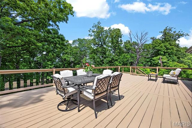 800 Matson Hill Road, Defiance, MO 63341