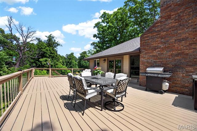 800 Matson Hill Road, Defiance, MO 63341
