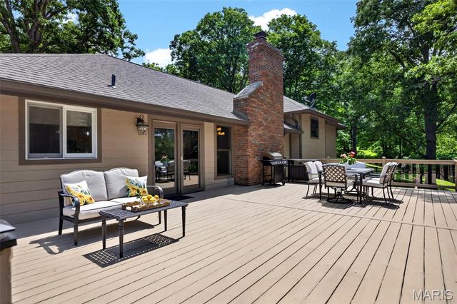 800 Matson Hill Road, Defiance, MO 63341