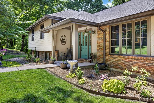 800 Matson Hill Road, Defiance, MO 63341