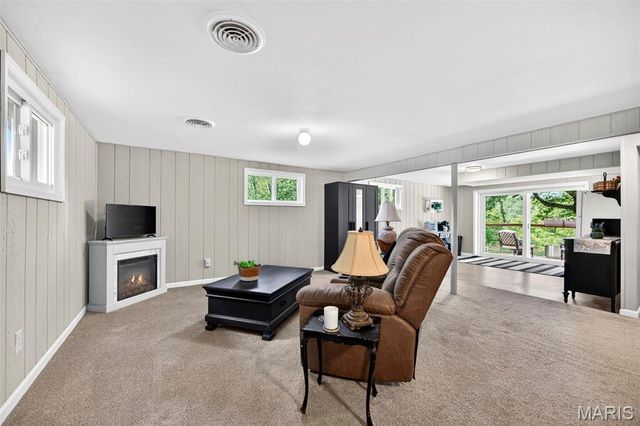 800 Matson Hill Road, Defiance, MO 63341