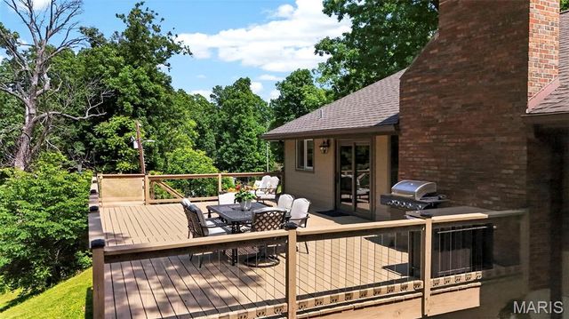800 Matson Hill Road, Defiance, MO 63341
