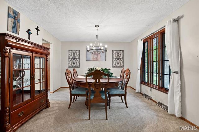 800 Matson Hill Road, Defiance, MO 63341