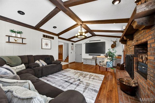 800 Matson Hill Road, Defiance, MO 63341