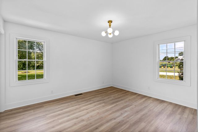 521 Pawnee Trl, Columbia, TN 38401