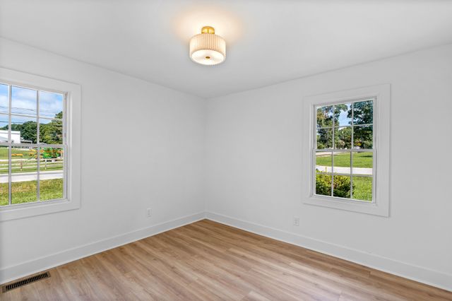 521 Pawnee Trl, Columbia, TN 38401