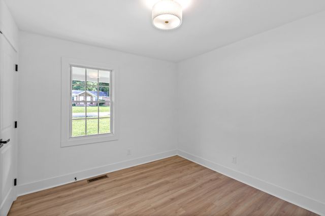 521 Pawnee Trl, Columbia, TN 38401